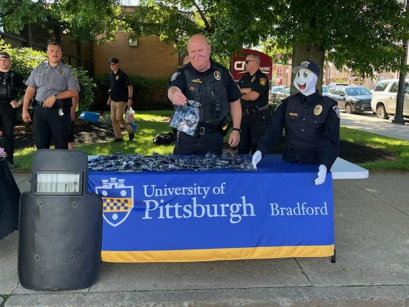 PittpoliceB's tweet photo. Our officers had a wonderful time connecting with members of the Bradford community during this year’s National Night Out! https://t.co/5XlcWhbUCP