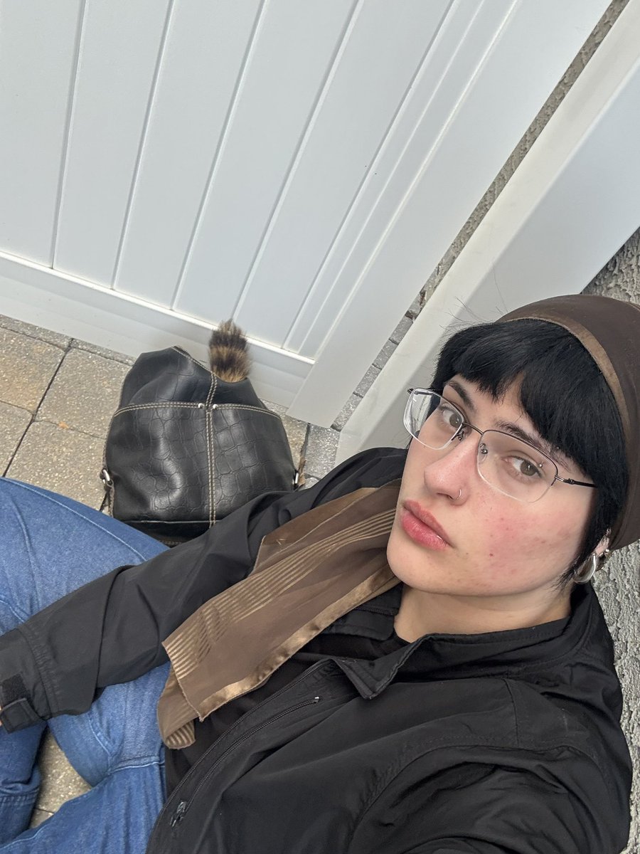 cuteeminion's tweet photo. I need a real wig https://t.co/JJAYaBOSeH
