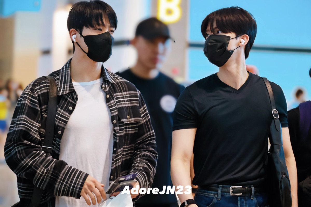 AdoreJN23's tweet photo. 260806 
ICN🛫
👀👀
#JENO #제노 #ジェノ 
#JAEMIN #재민 
#NCTDREAM #NCTJNJM https://t.co/vWmsFM0sJC