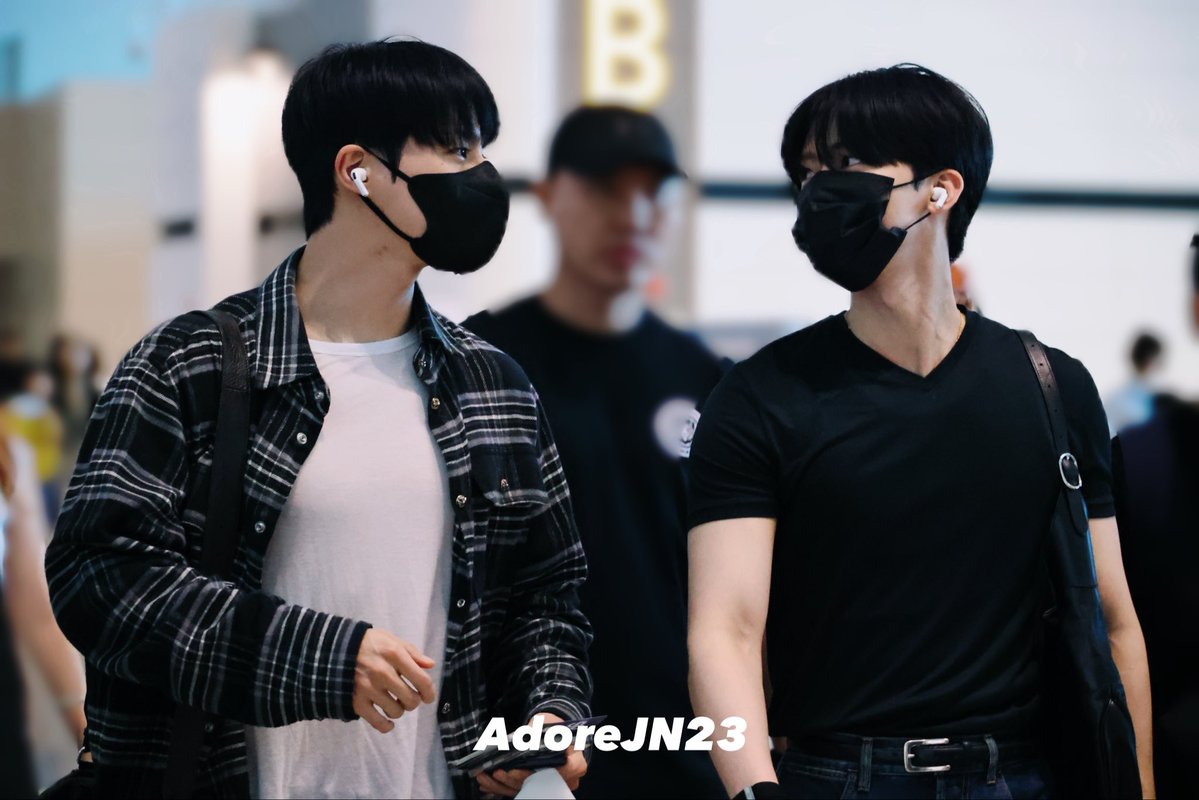 AdoreJN23's tweet photo. 260806 
ICN🛫
👀👀
#JENO #제노 #ジェノ 
#JAEMIN #재민 
#NCTDREAM #NCTJNJM https://t.co/vWmsFM0sJC