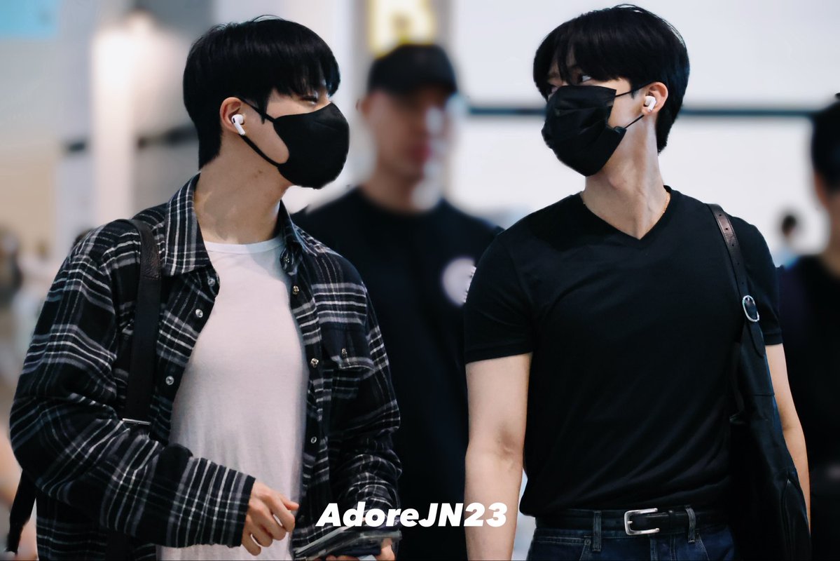 AdoreJN23's tweet photo. 260806 
ICN🛫
👀👀
#JENO #제노 #ジェノ 
#JAEMIN #재민 
#NCTDREAM #NCTJNJM https://t.co/vWmsFM0sJC