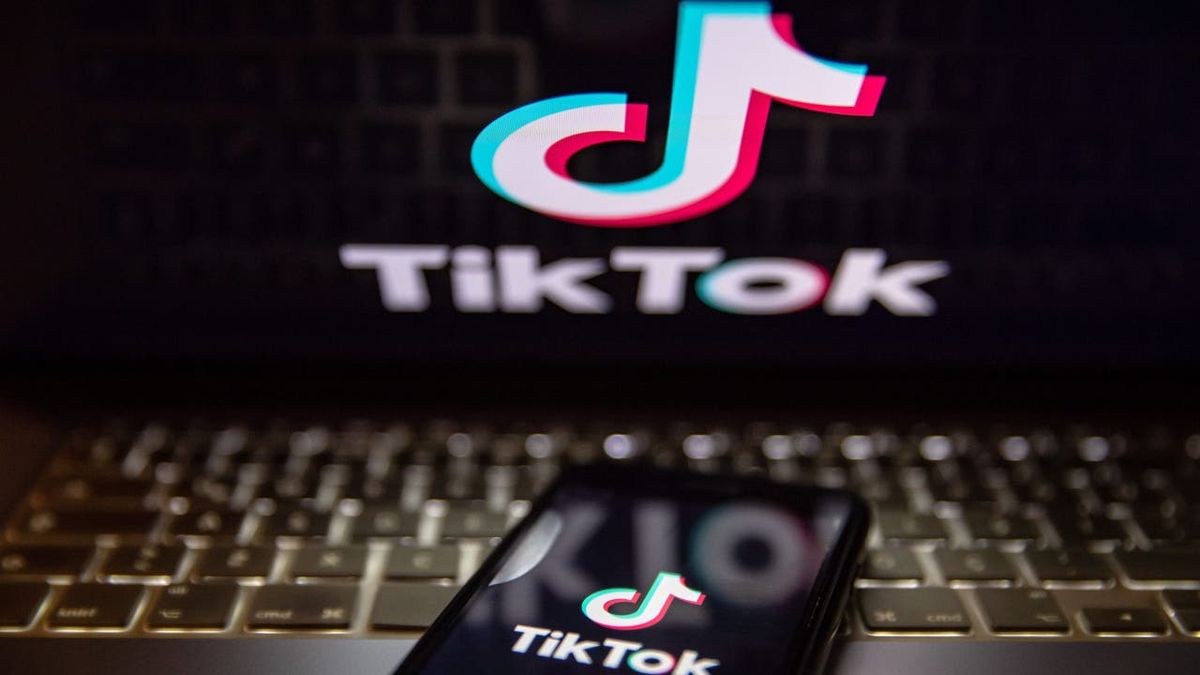 FOX2News's tweet photo. Mexican TikTok influencer Cesar Gastelum was shot and killed during a livestream at a fast-food restaurant, authorities said. https://t.co/7niD6SAo0s https://t.co/uR43LF30oj
