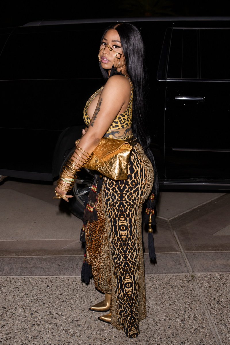 CHAMPIONIKA's tweet photo. the leopard print. the gold. the queen energy. just her at coachella. https://t.co/RVarcRZoQT