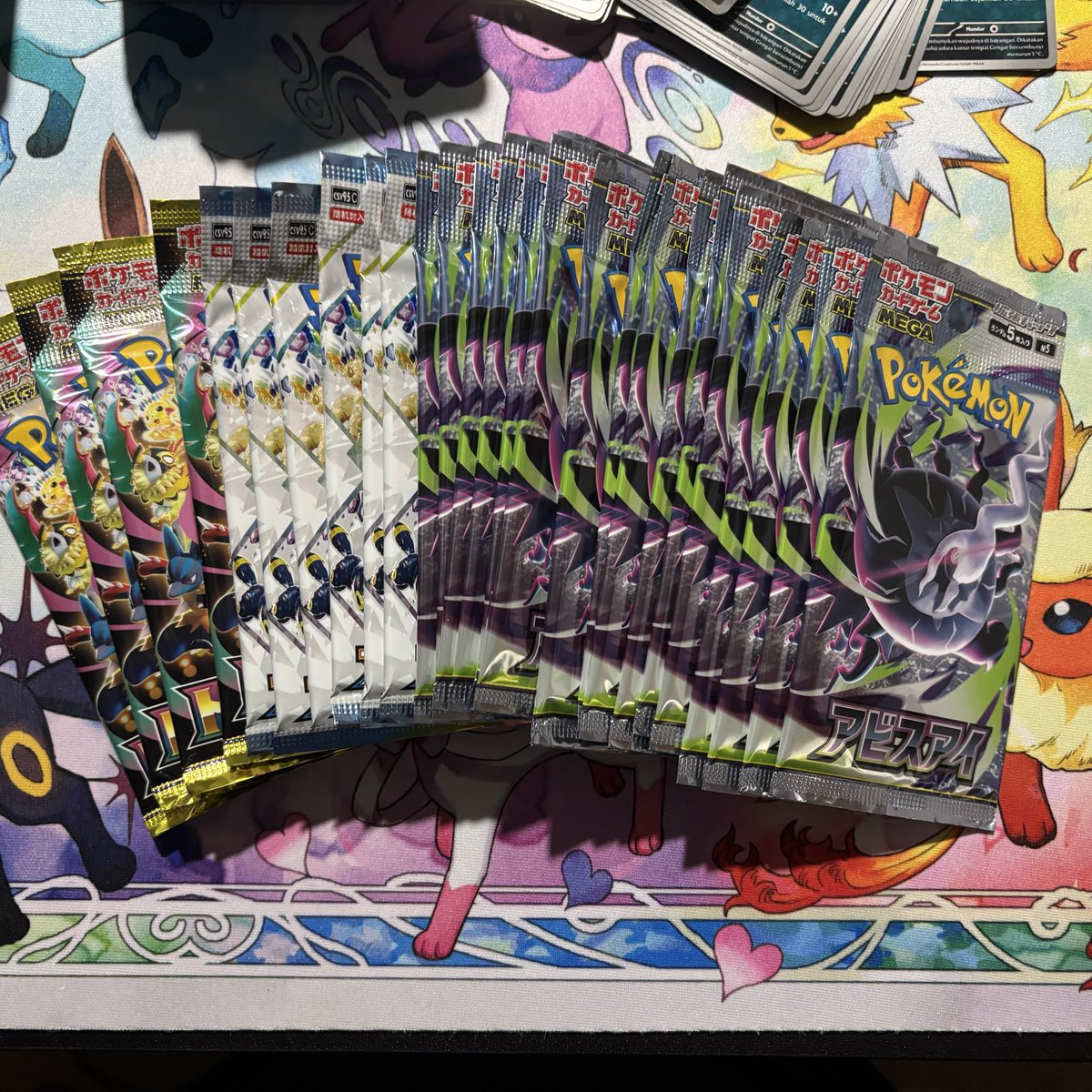 CardGameNomad's tweet photo. So… @coronetpokestop and myself made a trade &amp; he said he was sending some stuff to give to students who like Pokemon.

I had no idea “some stuff” was packs and 100s of singles including ~30 first partner promos. 

The students will absolutely love all of these!

FOLLOW HIM!!! https://t.co/dCNNfciHuG