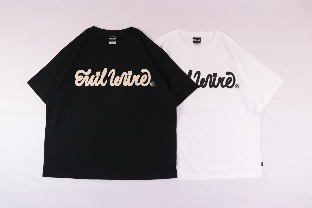evilwire81's tweet photo. 【CLASSIC LOGO S/S Tee】
通常サイズ、XXXLサイズ共に追加生産の受注を開始いたしました！
（写真は通常サイズ商品です）

※受注期間：8/6(木)～8/16(日)まで
※発送予定期間：受注締め切りより2週間から4週間程度

https://t.co/nj5RPKGZE2