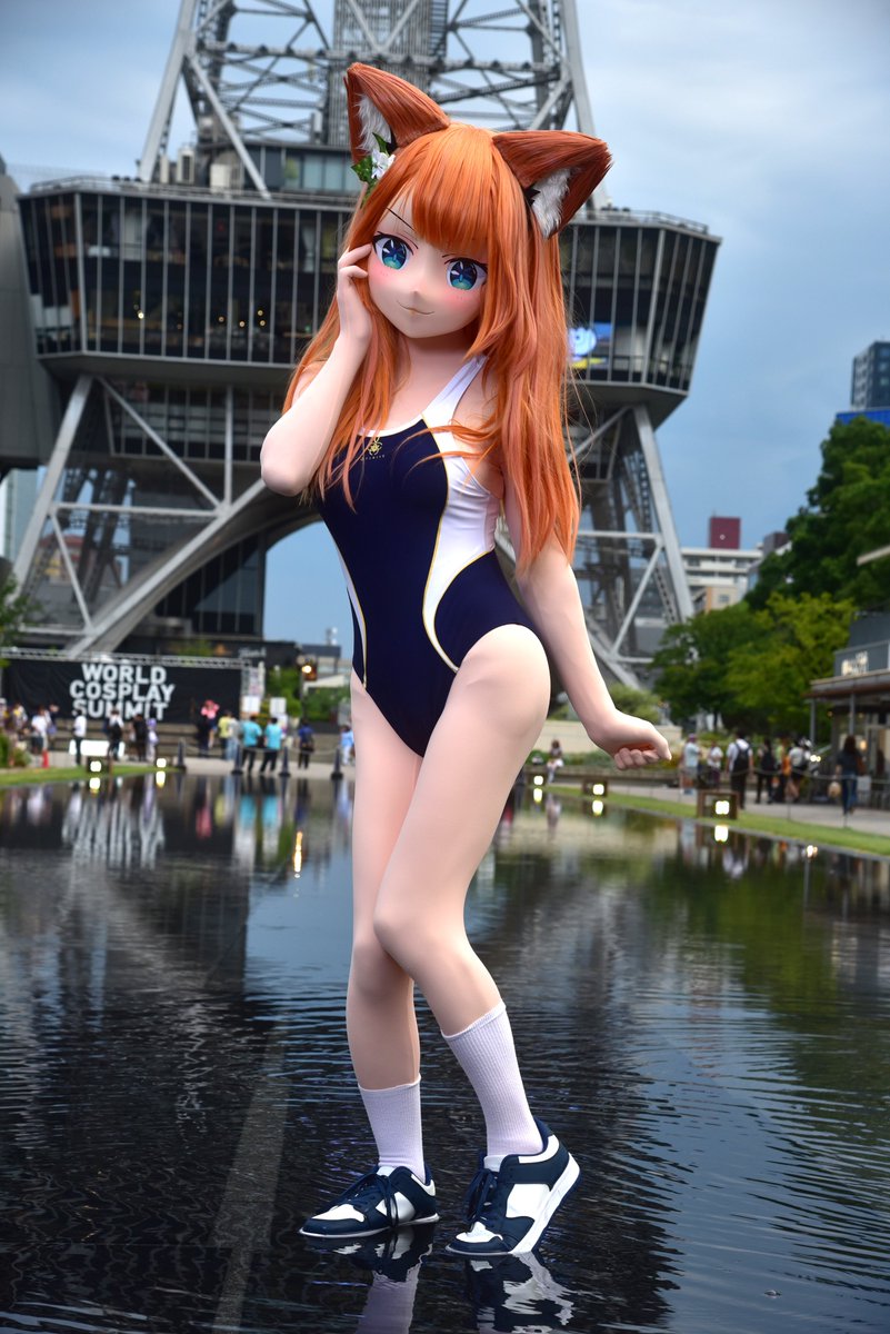 TeciaAries's tweet photo. 🗼MIRAI TOWERの水盤💧その２

👤マリー🧡 / ブルアカ・トリニティ水着 ver.
📷@gakkari_hoson 
 ＃コスサミ2026 #コスサミ水盤撮影 https://t.co/xXsXai7a5i