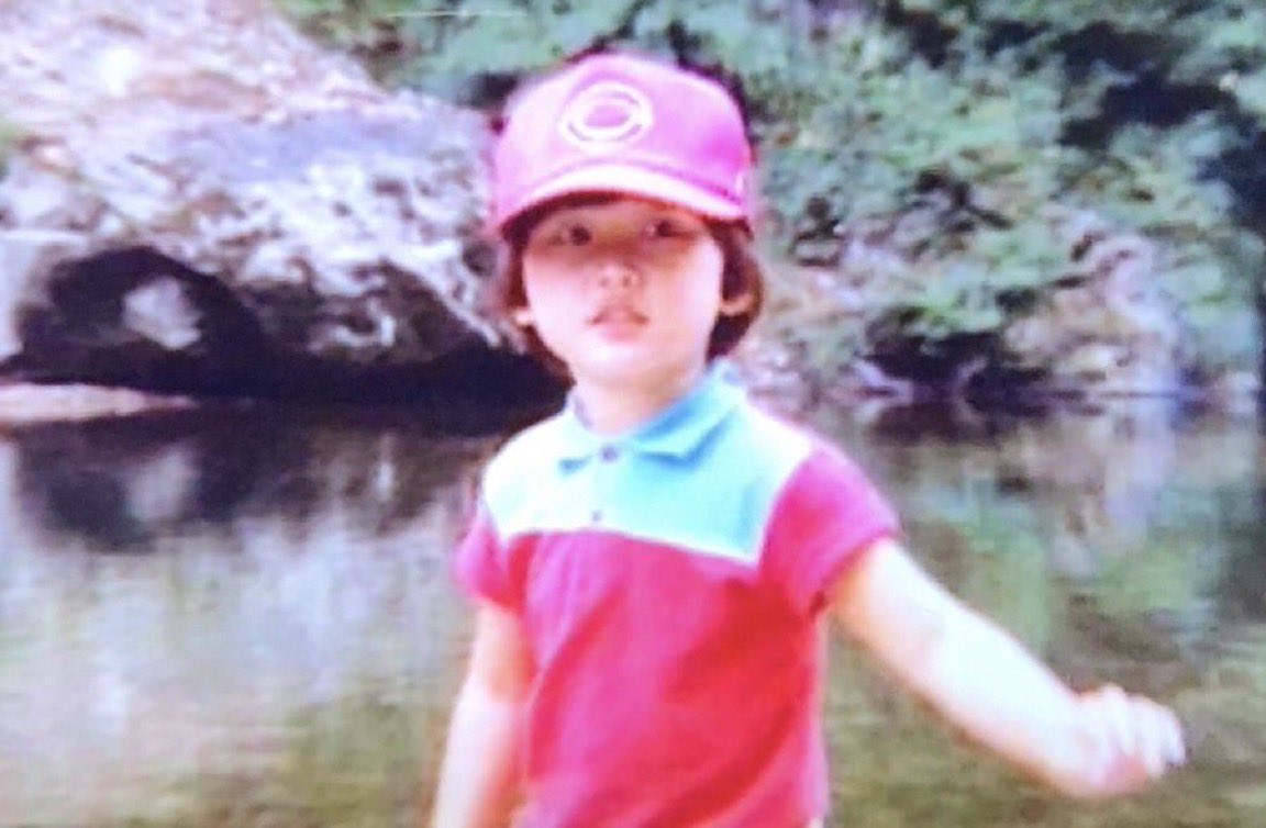 akakotoba's tweet photo. 新井貴浩「８月６という日が、子供のころはすごく怖かったです。何かが降ってくるのではないかと、朝起きて空を見上げていました」 https://t.co/AzXHehb1eF