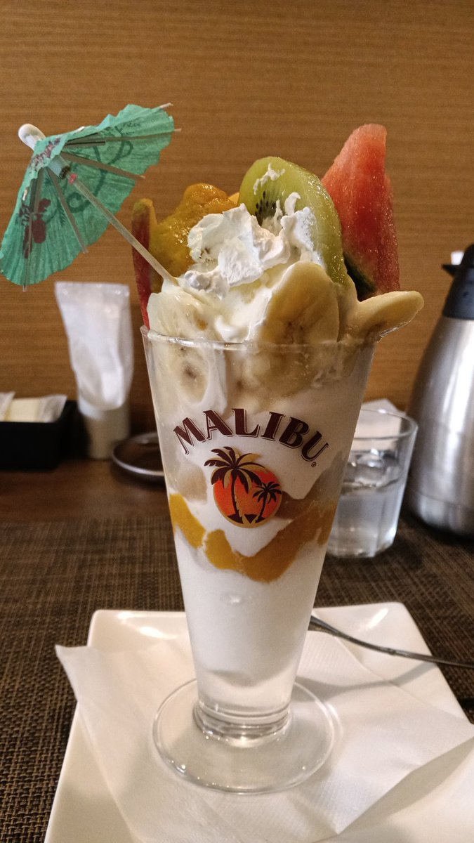 hitotohito_hiro's tweet photo. ハワイアンダイニングのマウナケアさんのチラシを利用者さんが製作しました♪
おしゃれでこだわりあるチラシです😊
人と人ではこのような勉強も出来ますし、実際に企業様からのご依頼に合わせてお仕事をする事が出来るのが強みです⭐️

実際のパフェ写真も載せますので是非来店してみてください🙂‍↕️ https://t.co/NoUekXDJLw