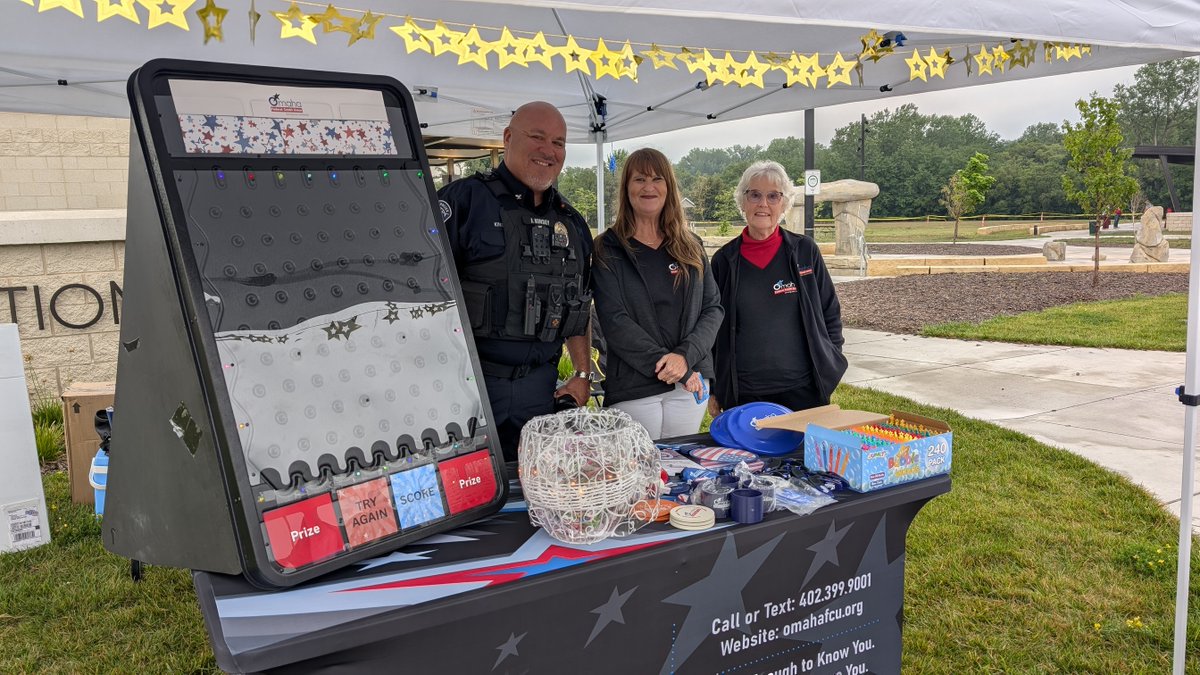 OmahaFederalCU's tweet photo. THANK YOU to ALL who attended the Blair Police Dept.'s National Night Out last night! We enjoyed seeing SO MANY smiling faces &amp; hope you &amp; yours enjoyed this well-attended community-building event, too! #PeopleHelpingPeople #BlairNE @BlairPoliceDepartment #ncul #WeCUNebraska https://t.co/s0d1tDk5Gk