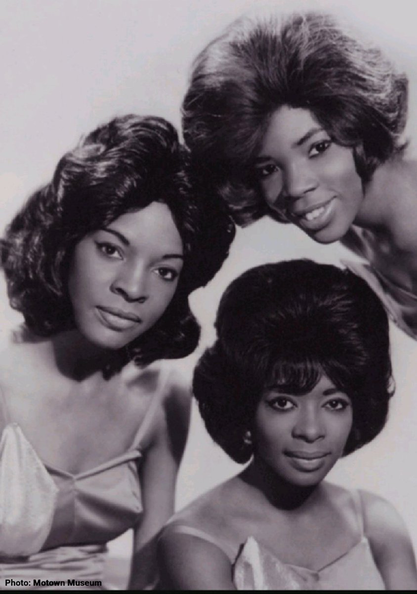 RealEstAnnMarie's tweet photo. Rather than the recent rendition of The National Anthem, this is how I think of Martha Reeves &amp; The Vandellas, with "Dancing In The Street," "Heatwave" and a long list of iconic Motown hits by this powerful "girl group." The best music to grow up with!  Bless you, @MarthaReeves. https://t.co/y7XorrXOe7