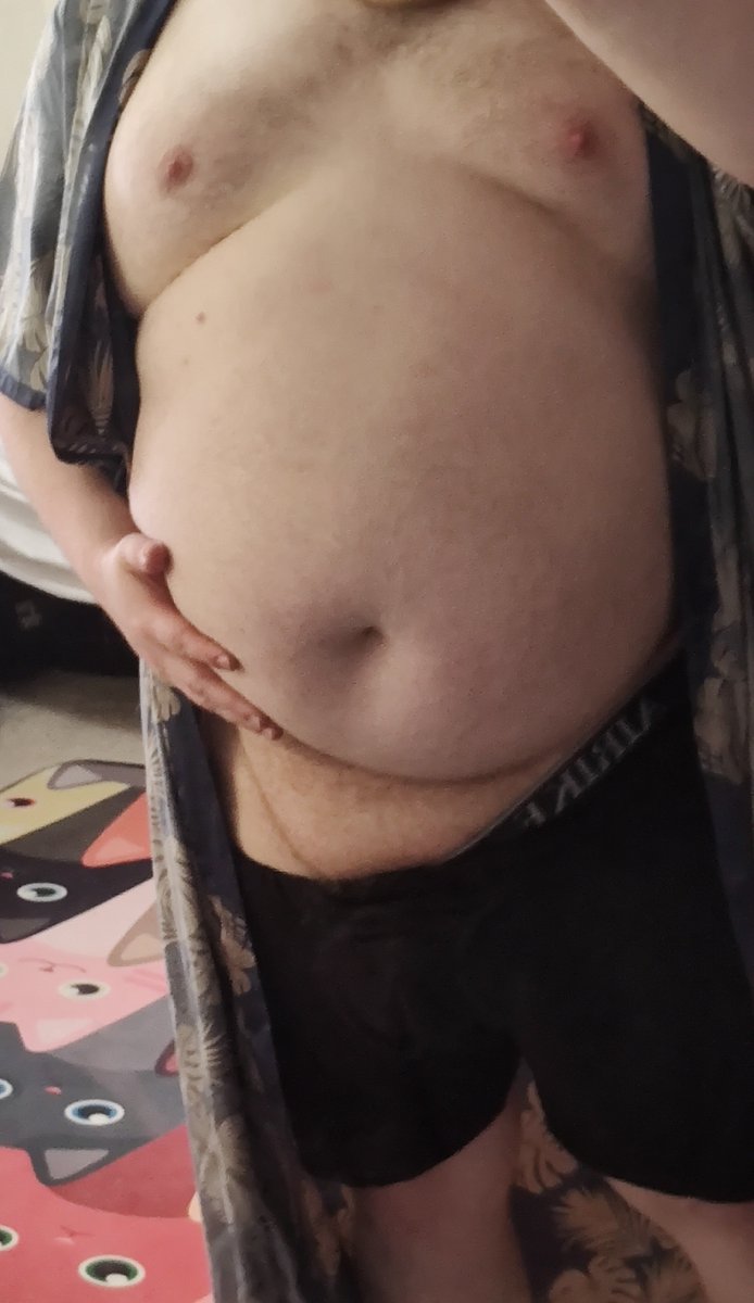 biggkatoo_'s tweet photo. In an attempt to be more confident and "true to myself", I've made this account to post nudes and ramble about anything kink/fetish related.

Anyways, have some fat catboys to get started. Ignore my funny carpet.
Temp mask until I get a suit. https://t.co/umJ26ZoB67