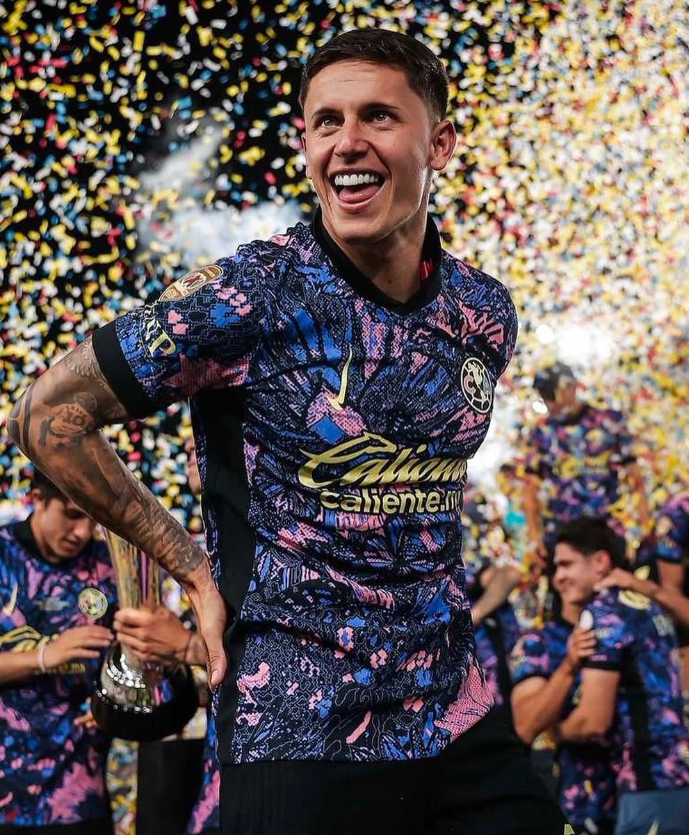 Serenocrvg's tweet photo. 🚨💢 VASCO OFERECEU US$ 9 MILHÕES POR 60% DOS DIREITOS ECONÔMICOS DE BRIAN RODRÍGUEZ!

O atacante uruguaio vê com bons olhos a possibilidade de defender o Vasco e tem interesse em atuar no futebol brasileiro.

🗞️@gustavotutinha em live pelo @Colina_1927 https://t.co/5lDQWWt2u0