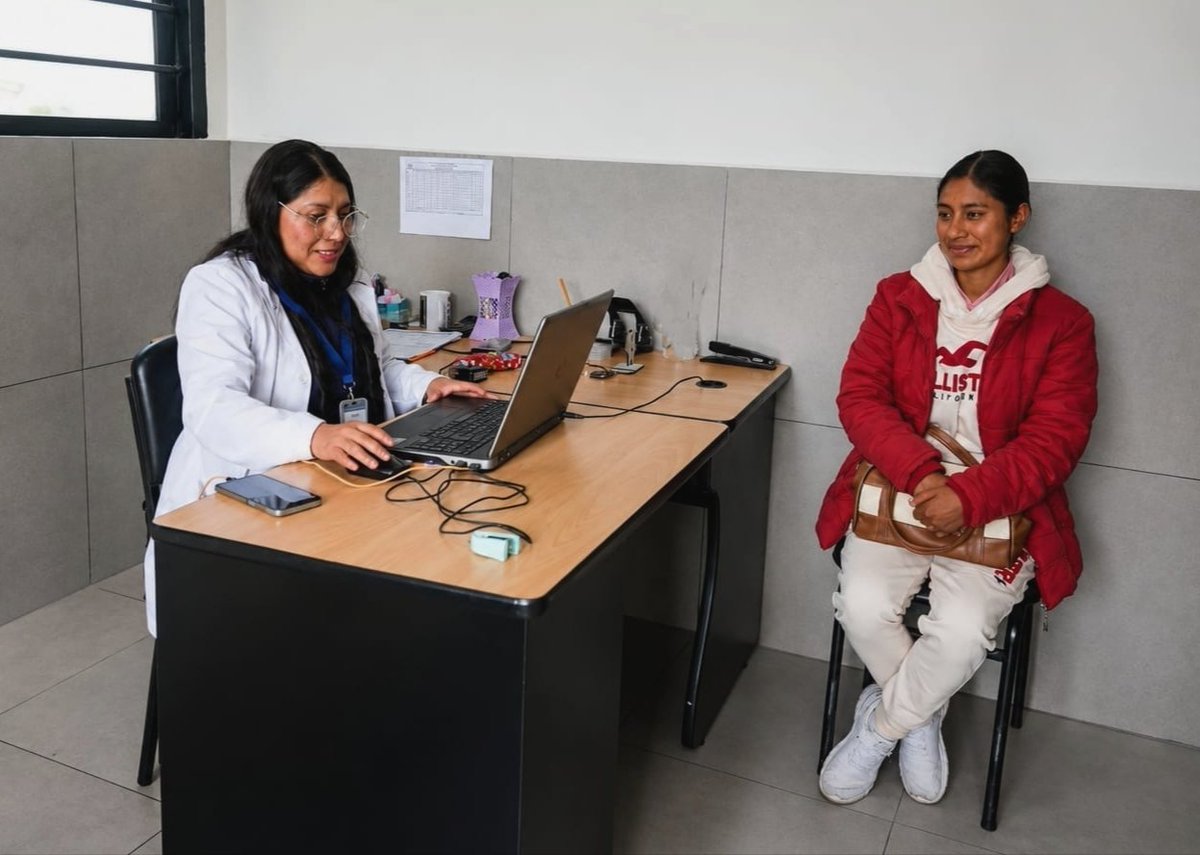 IESSChimborazo's tweet photo. #IESSnoPara | Autoridades institucionales junto con @GoberChimborazo recorrieron los dispensarios Guso de Penipe y Manzano del @IESS_SSC, evidenciaron la obra de mantenimiento de esas unidades que benefician a cerca de 3.000 asegurados del cantón Penipe. 🏥👩🏻‍⚕️ https://t.co/5jYvDYnVJ2