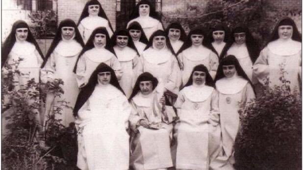 Xarco_21's tweet photo. Nombran a las 13 guarras pero a las 14 Hermanas Mártires Concepcionistas Franciscanas, torturadas y ejecutadas por los rojos no dicen nada. https://t.co/fcQGQyDE2A
