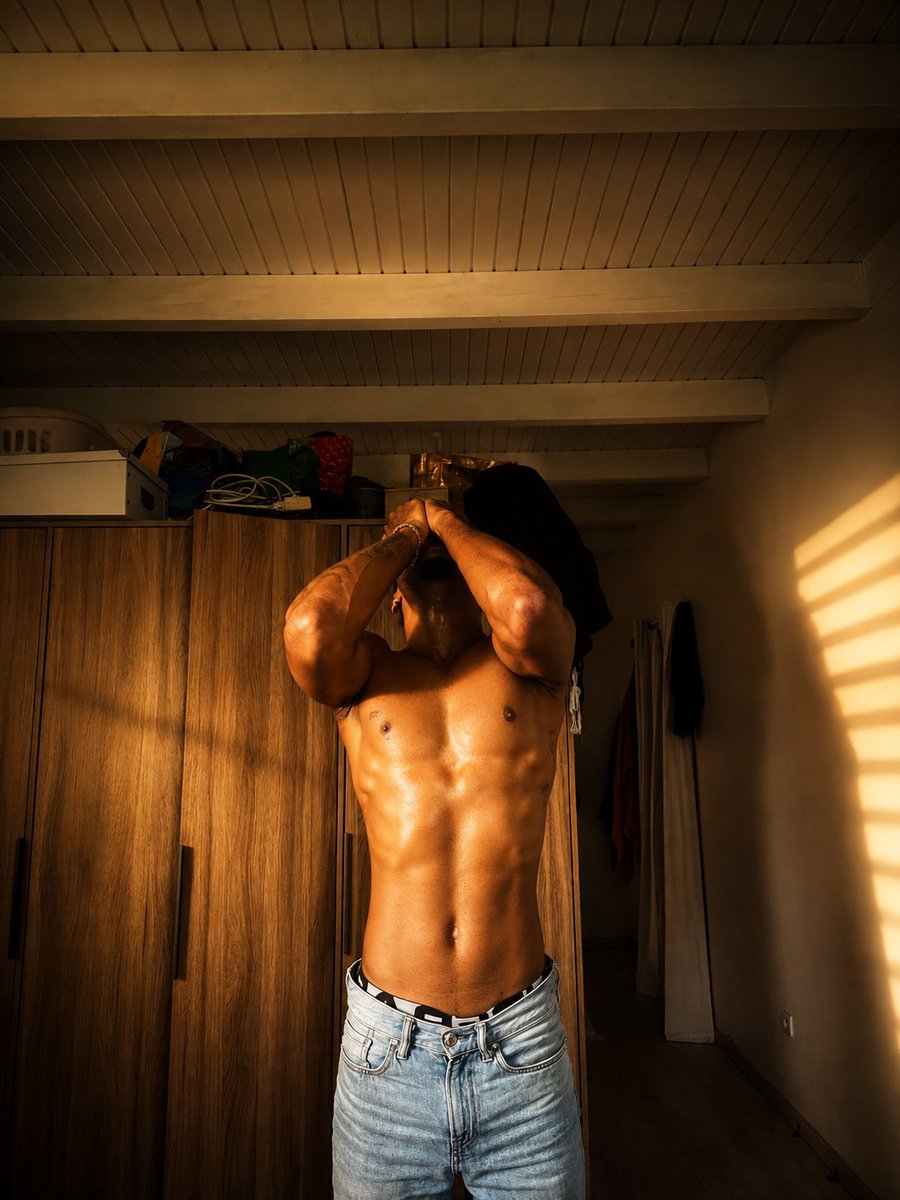 LiimiT_Less2u's tweet photo. Skinnyboi 🧑🏽‍🦯‍➡️

#Fitness #Gym #Physique #MensPhysique #Aesthetics #Shredded #Abs #BodyGoals #Transformation #Lifestyle #FrenchGuy #France #Selfie #GoldenHour #Motivation https://t.co/4E3L0yeRff