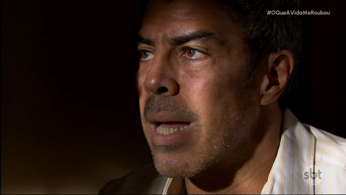 diariodenovelas's tweet photo. Esse sem sombra de dúvidas é o ator de novelas mexicanas que mais aparece no SBT. Ele está simplesmente em todas! Até em um filme exibido no ano passado ele apareceu. 

Marimar, Preciosa, A Mentira, Menina Amada Minha, Rubi, Quando Me Apaixono, Por Ela Sou Eva, O Que A Vida Me Roubou, Que Pobres Tão Ricos, A Gata, Te Dou A Vida, A História de Joana e As Filhas da Senhora Garcia, Amor Valente. 

#OQueAVidaMeRoubou 
#OQueAVidaMeRoubou003