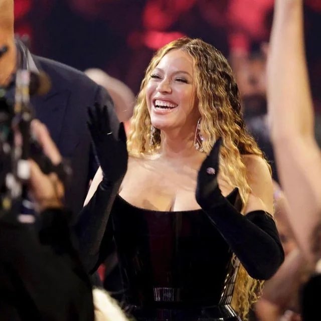 beychels's tweet photo. anyway, here’s smileyoncé to cleanse your timeline♡ https://t.co/pbDPpKuVZb