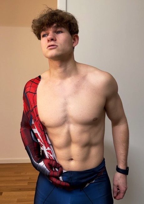 Benjaminmwkf7's tweet photo. The boy | His toy 🥵 Full version on my Telegram 🔗 https://t.co/V849lNco4I

#spiderman #twink #cosplay https://t.co/mDYMB9Pa6a