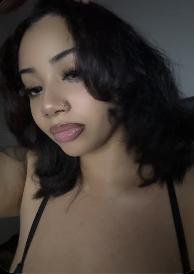 NotKeyMarie's tweet photo. ツ first post wassup https://t.co/lbJRYkWhaw