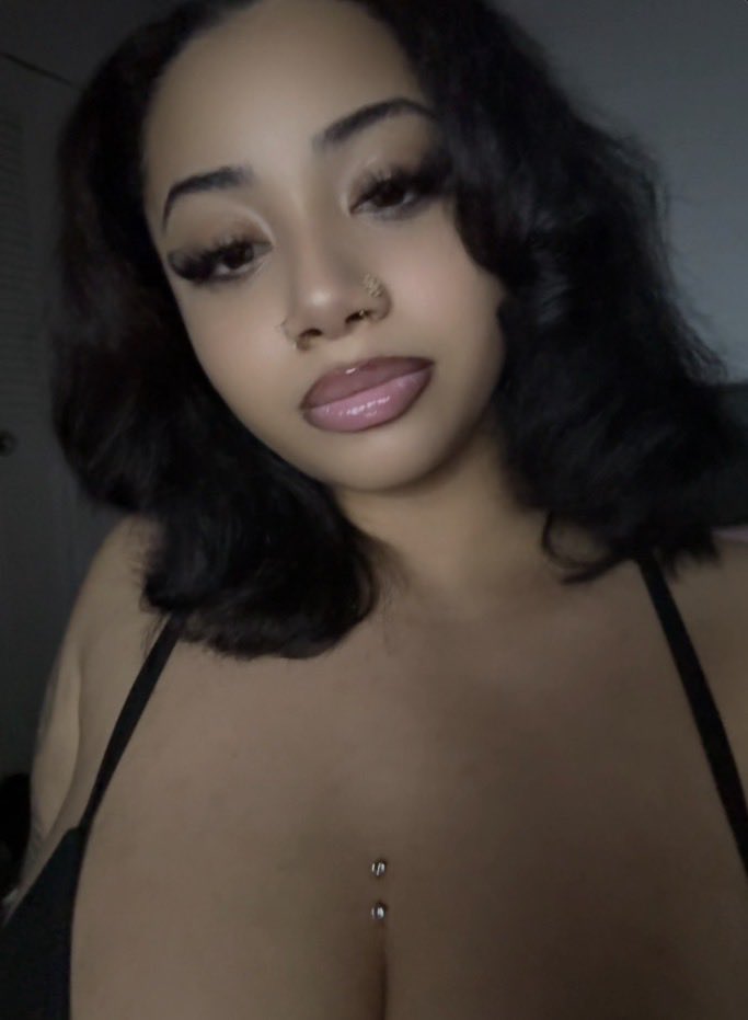 NotKeyMarie's tweet photo. ツ first post wassup https://t.co/lbJRYkWhaw