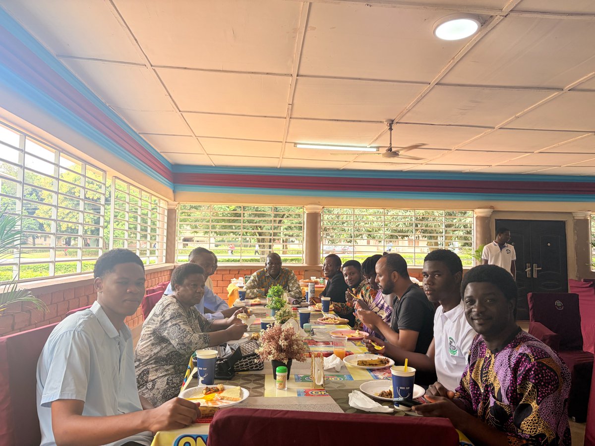 IntUenr's tweet photo. A memorable breakfast meeting between the New Dean, Ing. Prof. Edward A. Awafo, staff and international students. https://t.co/NlnatahujQ