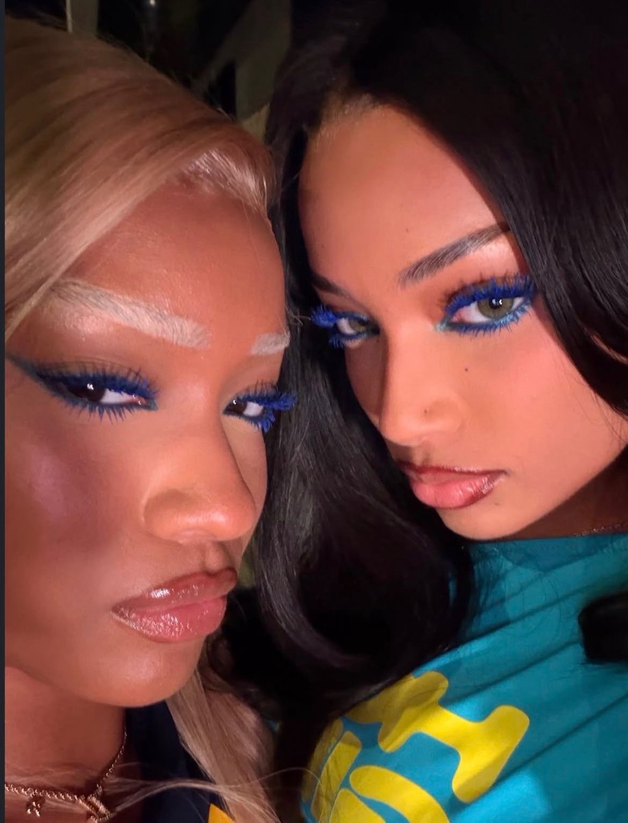 hautecnt's tweet photo. blue eyeliner and brown eyes https://t.co/cTwAAfNxFT