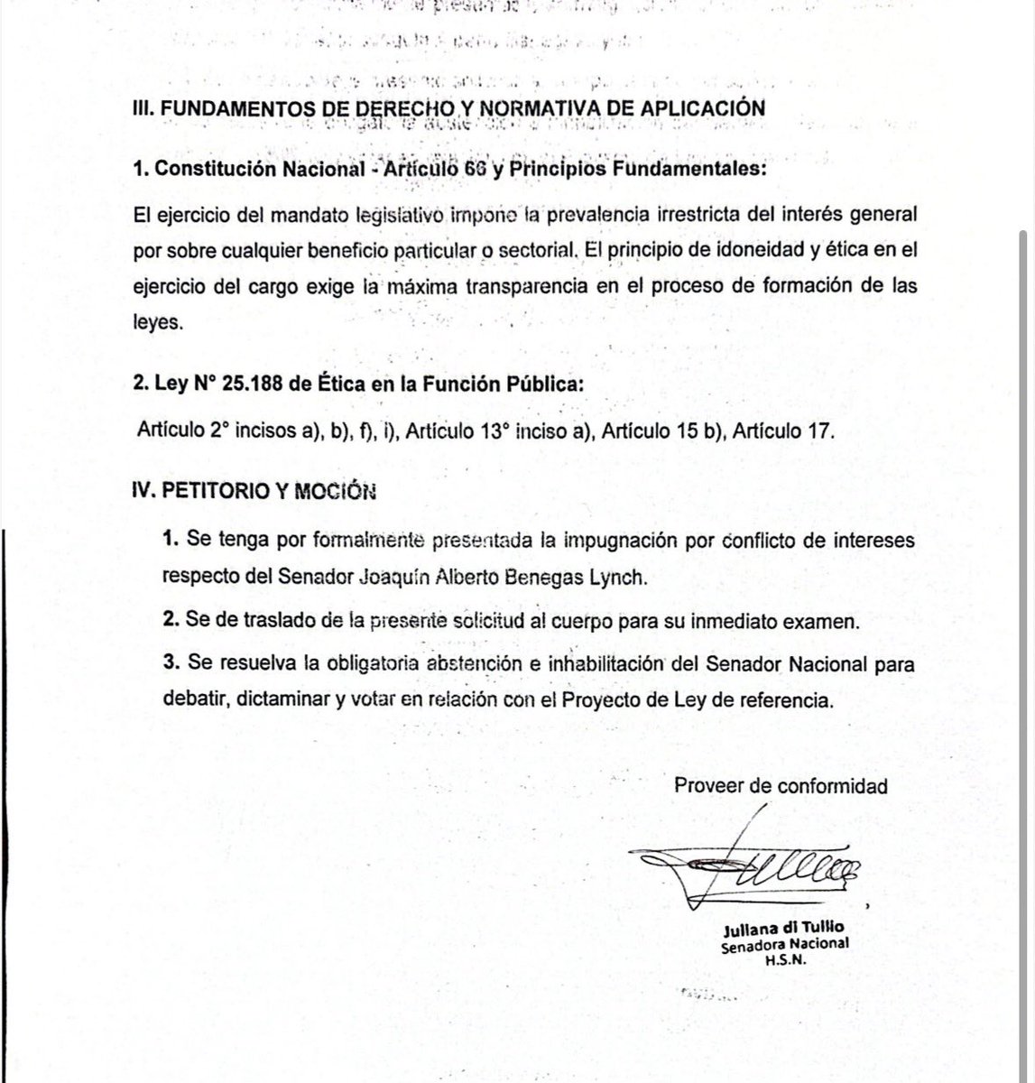 ditulliojuli's tweet photo. ¡Mirá vos! Un senador de La Libertad Avanza nos quiere vender la tierra argentina a los extranjeros.

Presenté una impugnación contra el senador libertario Benegas Lynch por un evidente conflicto de intereses: no puede debatir ni votar el proyecto sobre Inviolabilidad siendo socio gerente de una empresa dedicada a venderle tierras argentinas a inversores extranjeros.

No es complicado de entender: juez y parte. Usar la banca del Senado para beneficiar el bolsillo propio, no solo viola la Constitución y la Ley de Ética Pública, sino que es traición a la Patria.