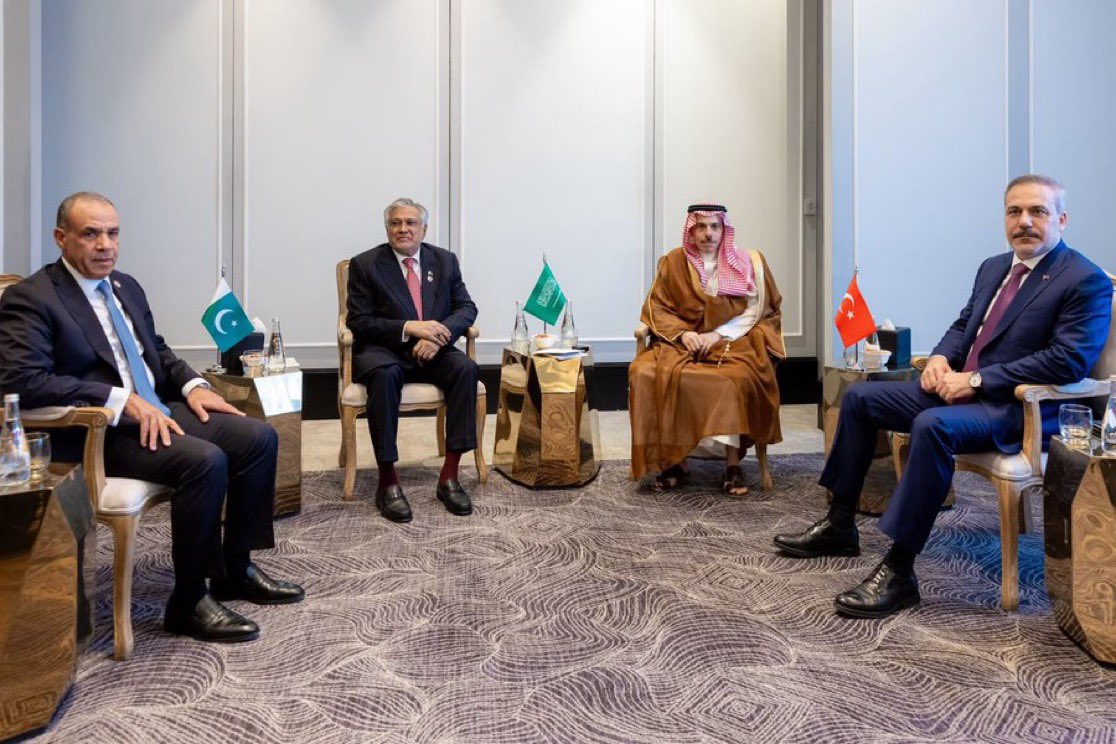 ariel_oseran's tweet photo. The Foreign Ministers of Egypt, Pakistan, Saudi Arabia and Turkey met in Amman today, in the fifth meeting of the forum. https://t.co/5tp6iOtDjG