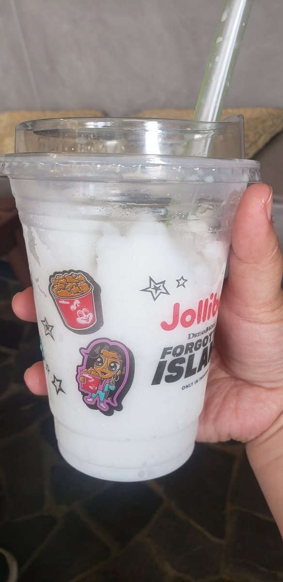 PrincessFWrites's tweet photo. @JollibeeUSA advertising #ForgottenIsland! I wasn't fully paying attention if they had any merch attached to it cuz we ordered from the kiosk, but they low-key should.....just saying....😏

Chibi Raissa, Jo, and Raww are so cute! https://t.co/uxKWWG7QBz