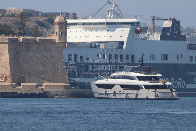 Shipguru's tweet photo. #SanLorenzo #motoryacht #TOO_COOL #Entering #dockyardcreek to #moor at #GrandHarbourMarina, #grandharbourmalta - 03.08.2026 - https://t.co/nfgboxc3g3 - NO PHOTOS can be used or manipulated without our permission @YachtspotterCom @GrandHMarina @yachtworld @YachtInfluence @ybw https://t.co/MwIogLDsoh
