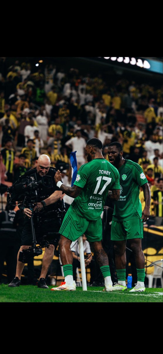 IBRAHIM_JAVIER's tweet photo. @ALAHLI_FC الصندوق يزرف الصندوق تعالو جميعاً https://t.co/l2jZtAcXUU