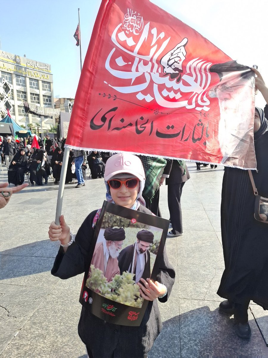 ZVarzi52854's tweet photo. امروز آمده‌ایم تا بگوییم هنوز پیام کربلا زنده است، هنوز راه حسین(ع) ادامه دارد و هنوز آزادگی زیباترین انتخاب انسان است!
#جاماندگان_اربعین https://t.co/cF2e92uNRn