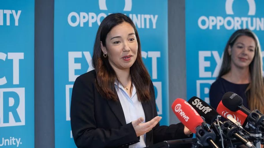 barry_john35199's tweet photo. A great summary on the Opportunities party by Bruce Cotterill.
It exposes just how unworkable this party is, and this is only one of their hair brained schemes.
https://t.co/YZPwinZXUo https://t.co/qgF0WaqcVG