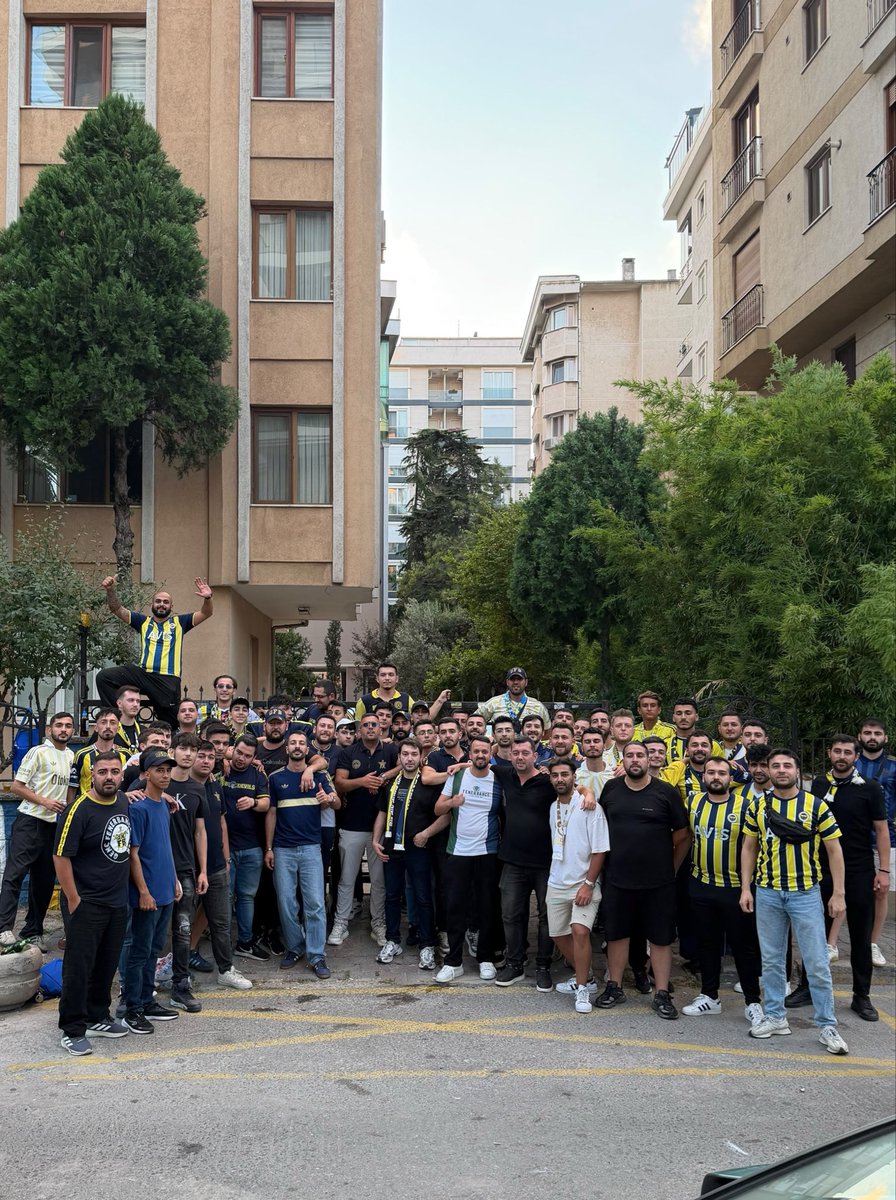 DevilsofGFB's tweet photo. Fenerbahçe iyiyse biz de iyiyiz…

Fenerbahçemizi Sturm Graz karşısında yalnız bırakmadık. #GFBDevils https://t.co/1wj1z7kIcr
