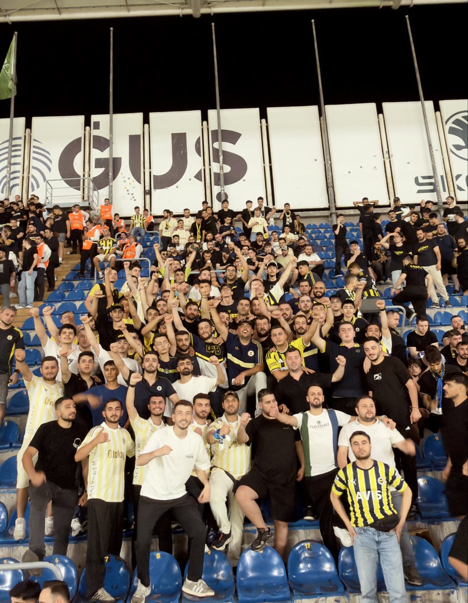 DevilsofGFB's tweet photo. Fenerbahçe iyiyse biz de iyiyiz…

Fenerbahçemizi Sturm Graz karşısında yalnız bırakmadık. #GFBDevils https://t.co/1wj1z7kIcr