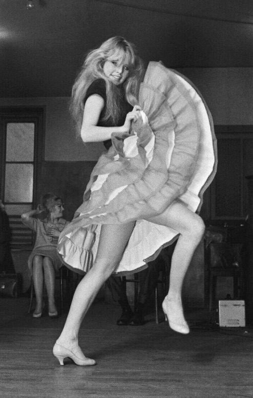 legsdaily's tweet photo. Good morning! 💃
#legs #highheels #retro #BrigitteBardot https://t.co/wCC1N6P4ZK