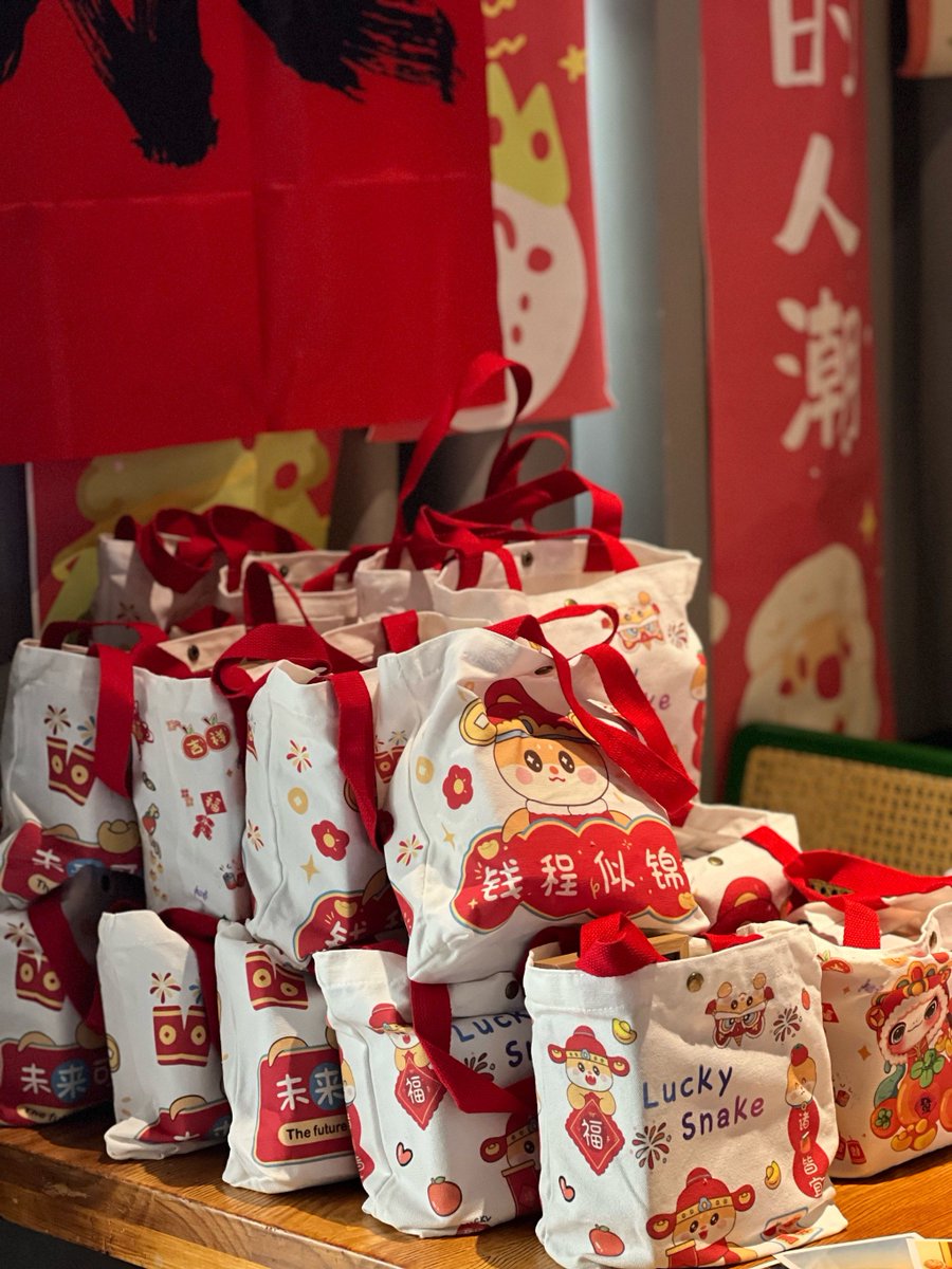 DamnItHays's tweet photo. Midnight snack run done right! Restocked our convenience store with cold energy drinks, warm instant noodles and creamy ice cream  Late-night cravings, we’ve got you covered! https://t.co/13JQyj44qd