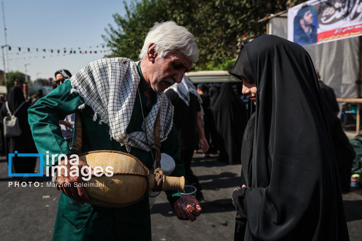 ZVarzi52854's tweet photo. خسته اگر شدی، به یاد بیاور اسیران کربلا را .. گرما اگر آزارت داد، عطش خیمه‌های حسین(ع) را به خاطر بیاور ..
این راه، تمرین همدلی است؛ تمرین اینکه اندکی شبیه عاشقان واقعی باشیم؛))
#جاماندگان_اربعین https://t.co/P1AddhHmig