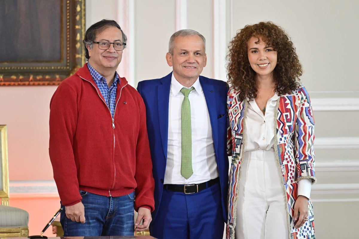 Libre_Oposicion's tweet photo. Ojo a este dato: la Ministra de Ciencias de Petro, que pretende firmar 49 proyectos por una suma de más de $735.000 millones a 1 día del final de gobierno sería amiga cercana del prófugo de la justicia Carlos Ramón González. 

@SebastianNohra https://t.co/2d0LEhptnn