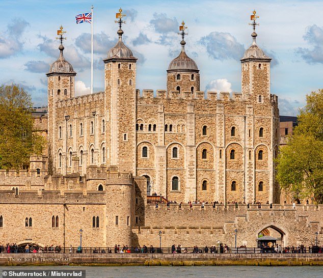 TheNorskaPaul's tweet photo. The Tower of London, scene of innumerable executions, is now adding another page or two to its infamies as a charitable event that they’ve hosted for many years has fallen victim to political correctness.😬

Formerly known as ‘Jailed & Bailed’, but now prosaically renamed ‘Escape From The Tower’, the event is philanthropy with a pantomime flourish.

It sees Masters of various City of London livery companies ‘arrested’ by the City of London Police, taken to the Tower & “tortured” with champagne & a big lunch until their fellow liverymen secure their release by raising a ‘bail payment’, often tens of thousands of pounds, with every penny going to the Red Cross.

But this year the Worshipful Company of Tobacco Pipe Makers was told that they couldn’t take part because they represented an “unethical” industry & the Worshipful Company of Gunmakers – one of the oldest livery companies, founded in 1637 - is also banned as they have links to the defence industry.

The Red Cross is headed by Beatrice Butsana-Sita who claims these two companies are associated with, or receive funding from, her list of excluded industries.

The companies collectively give over £81million a year to charities but the Masters are saying that they will boycott any events which ban their fellow liverymen.😏