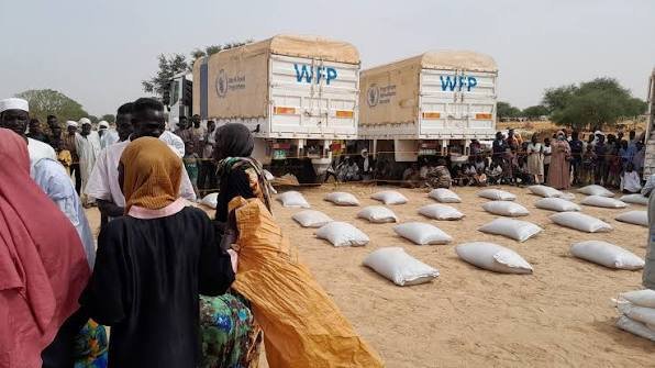 wedmosa's tweet photo. الناس المحتارة في دور #الإمارات في #السودان بعيداً عن الشو الإعلامي والزيطة
الأرقام بتشوف إنها قدمت للسودانيين في 2026 أكتر من 561 مليون دولار دعم إنساني
طائرات الإغاثة والمساعدات شملت أكل وصحة ودعم للنازحين في الأبيض وللاجئين في دول الجوار عن طريق المنظمات الدولية بدون أي دوشة https://t.co/7cvN0PB37c