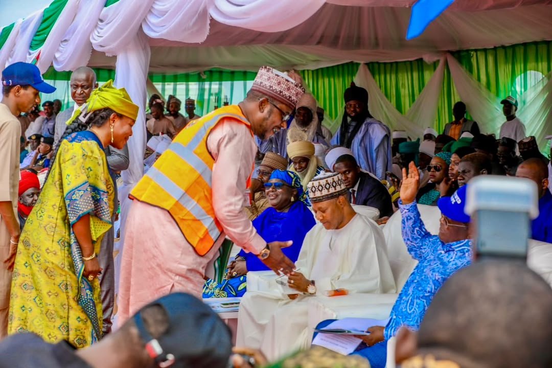 abba182012's tweet photo. BREAKING 

Tinubu Fulfills Promise As FG Flags Off 122KM Kaduna –Birnin Gwari Road To Boost Security, Food Security 

By Tinubu Reporters | Abuja 

Senior Special Assistant to the President on Community Engagement, North West, Abdullahi Tanko Yakasai, says President Bola Tinubu has fulfilled his campaign promise with the flag-off of the reconstruction of the 122-kilometre Kaduna–Mando���Birnin Gwari Road.

Yakasai disclosed this on Monday, August 4, 2026, during the groundbreaking ceremony led by the Minister of Works, Engr. David Umahi, CON, alongside members of the Presidential Community Engagement Team.

He said the road, abandoned for over three decades, connects Kaduna and Birnin Gwari to Mokwa in Niger State. Contractors have already mobilized to the site.

According to Yakasai, the project will reduce travel time from 7 hours to 2 hours and serve as a strategic corridor to boost commerce, agriculture, food security, and security in the region.

— Tinubu Reporters