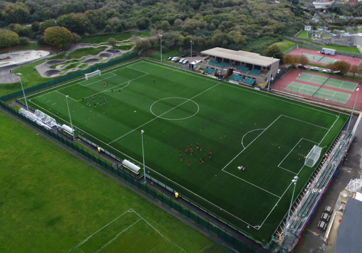 NewhavenFC's tweet photo. 🚨 Our 3G pitch is 𝙖𝙫𝙖𝙞𝙡𝙖𝙗𝙡𝙚 𝙩𝙤 𝙝𝙞𝙧𝙚 this Saturday afternoon (8th August).

The whole pitch is available for a game or training from 1pm ⚽️

Please contact newhaven2025.3g@outlook.com if you are interested 🤝 https://t.co/wsKBYs2giN