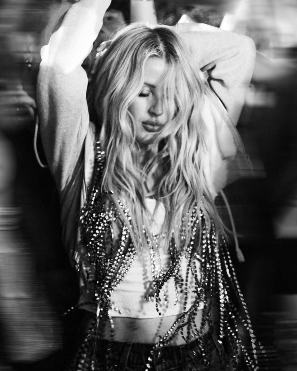 PopBase's tweet photo. Ellie Goulding has released her first solo EDM track ‘Ravers.’ https://t.co/RRNwtoauqC