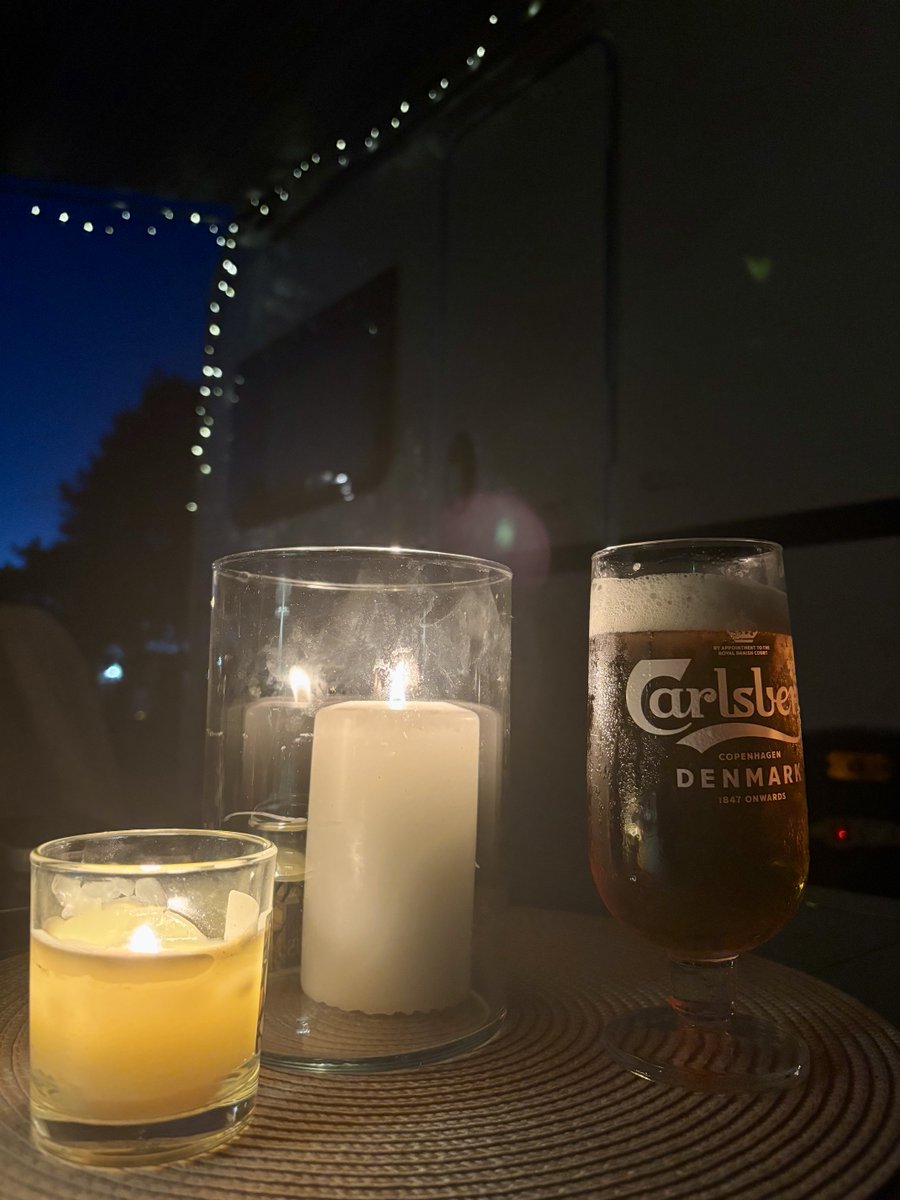 Glennsarn's tweet photo. Bokade på en natt i Råå, så jävla bra man kan må… ❤️✅🍺 https://t.co/y65VZxU2Gh