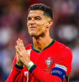 CristianoJrx10's tweet photo. 🚨🗣️ Kylian Mbappe: "I’m surprised that Cristiano is still scoring more goals than me every year at his age. He is the greatest player of all time." https://t.co/lEdYVoAiJA
