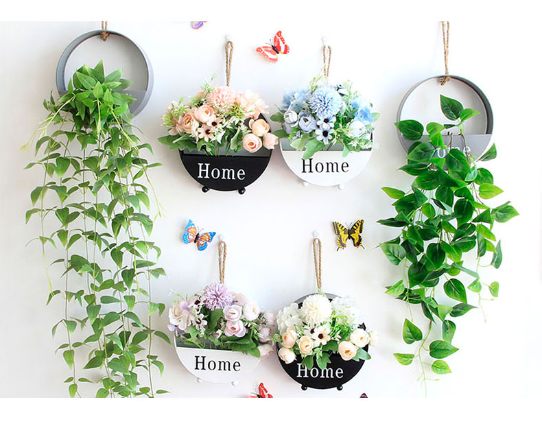 shitdeath's tweet photo. [Try this super easy DIY woven wall hanging for your living room! All you need is some yarn, a wooden hoop u0026 a few minutes. Your space just got a cozy new vibe ]， https://t.co/6H8kVZi0An