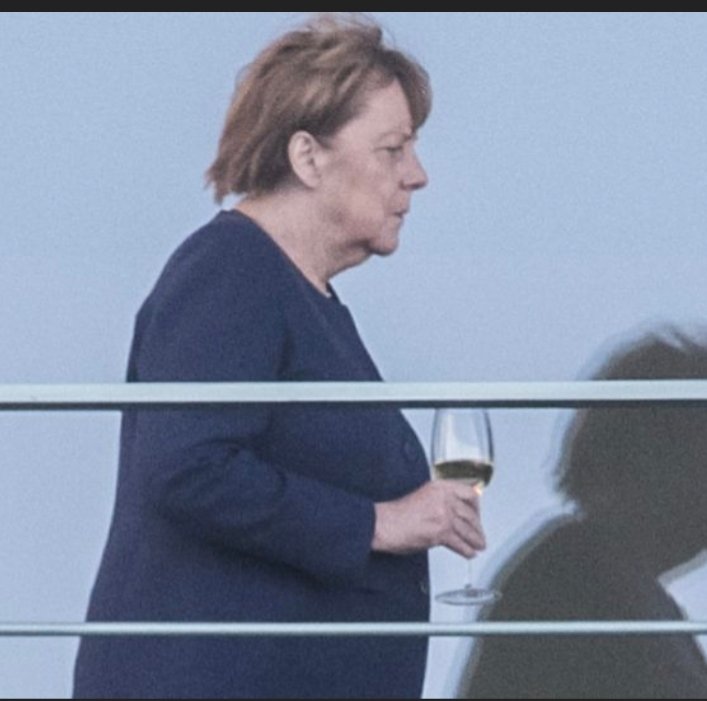 Wolf_Wall_'s tweet photo. @Mainzer1974 In Wirklichkeit sieht IM Erika so aus https://t.co/6VuQDlKISg