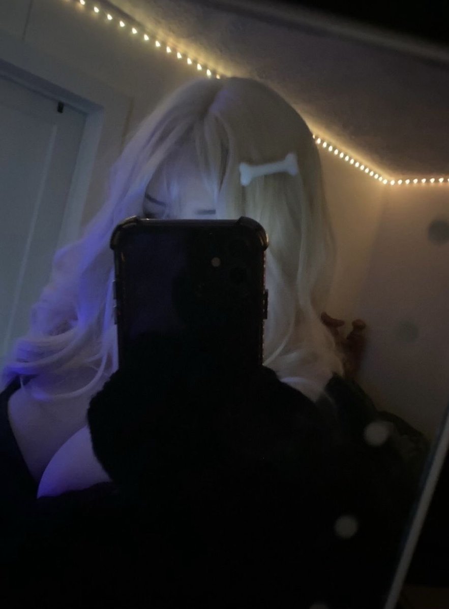 queenofcbt's tweet photo. can i have my own sub please :/ #findom #finsub https://t.co/INgvVCl9G7