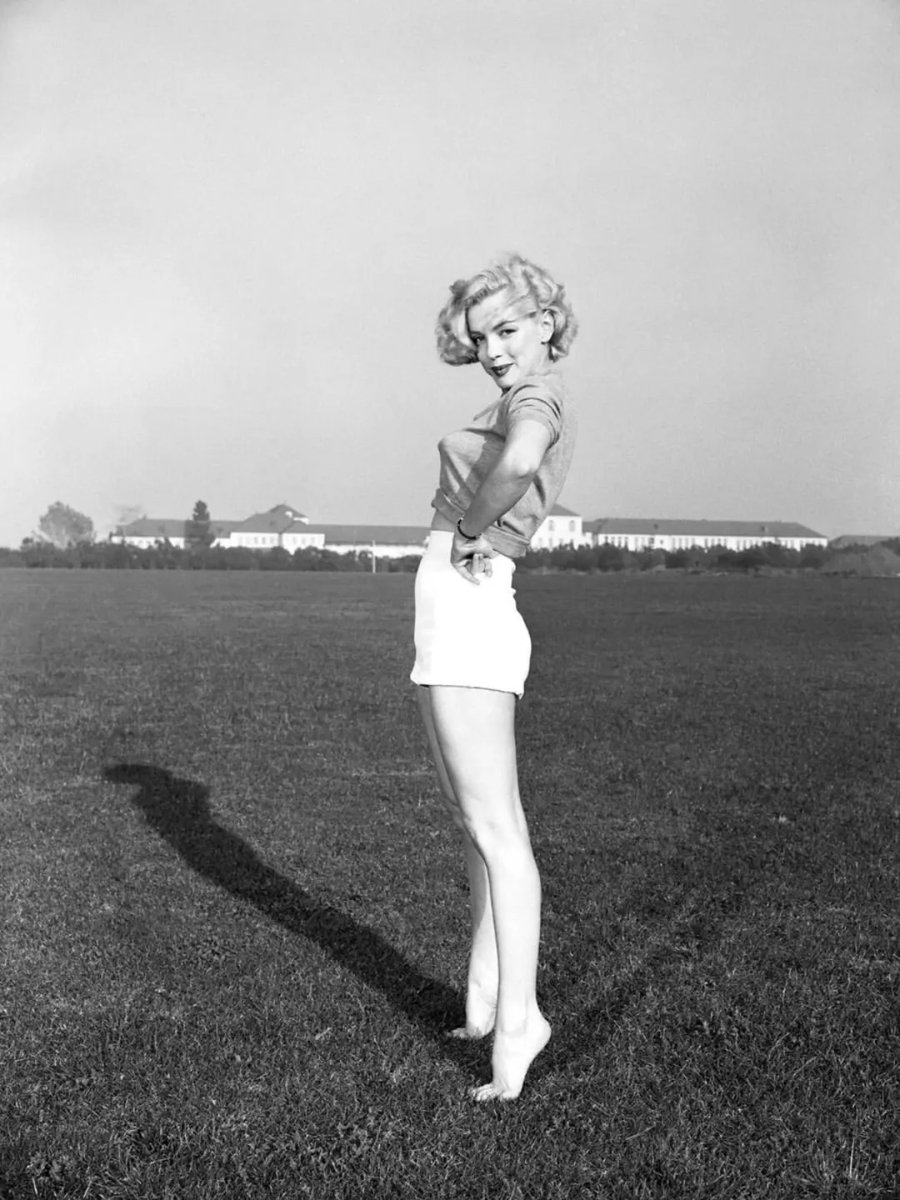 historyinmemes's tweet photo. Marilyn Monroe photographed by Philippe Halsman for LIFE magazine in 1952.

Hollywood glamour often masked the intense physical discipline required behind the scenes. Studio publicity emphasized elegance and beauty, rarely drawing attention to the strength and conditioning that many actresses relied on to meet the demands of their careers.

Magazine features like these helped challenge those perceptions. By showing major stars training with weights, they revealed that serious fitness and athleticism were an essential part of succeeding under the relentless demands of the Hollywood spotlight.